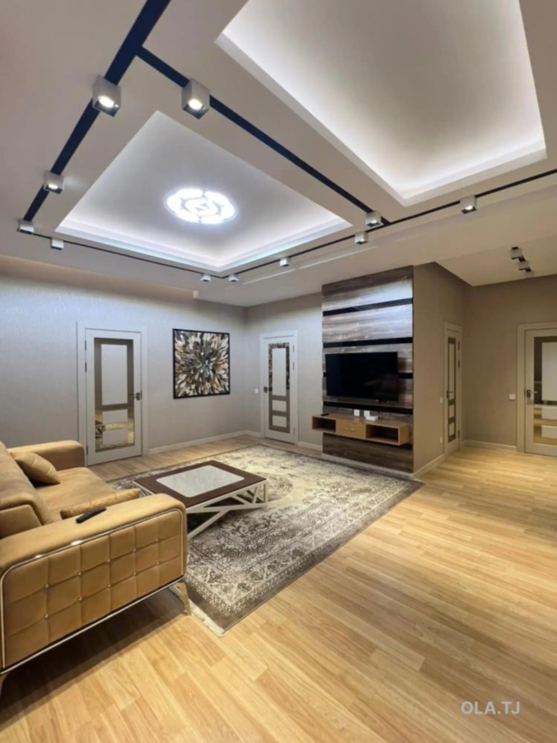 4 комнатная квартира, 7, 165 м²