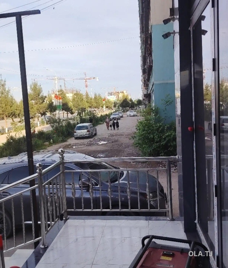 Помещение под магазин / салон, 1234м², бозори Фаровон