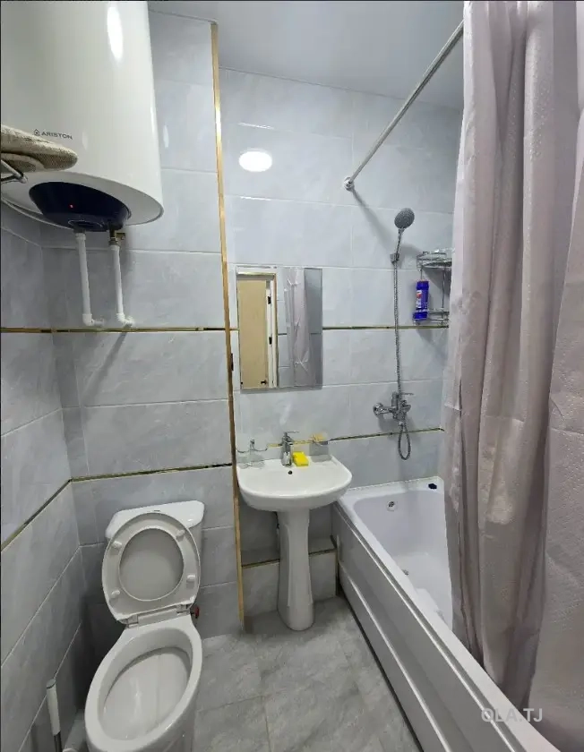 2 комнатная квартира,  этаж,