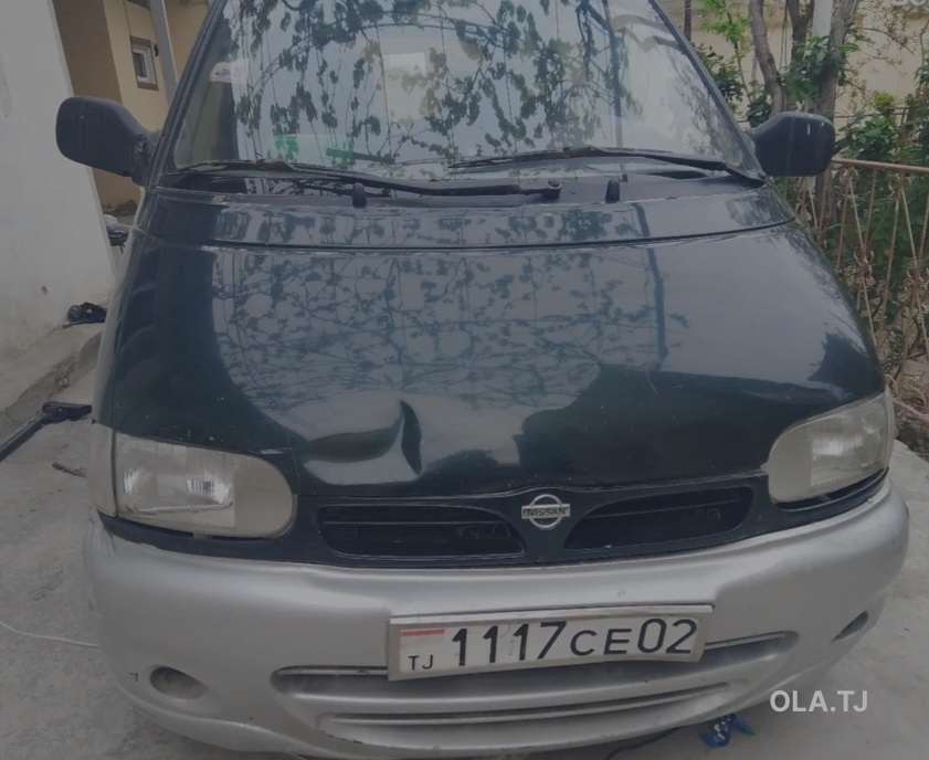 Nissan Serena,  1999