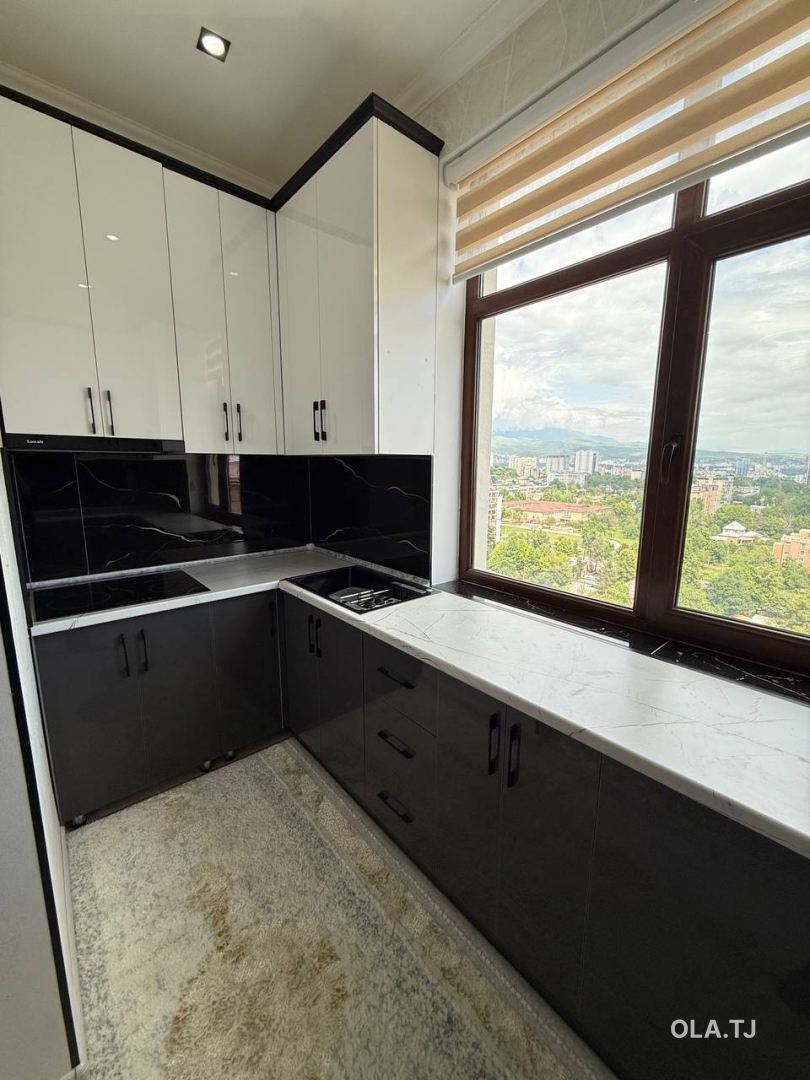 4 комнатная квартира, 15, 84 м²