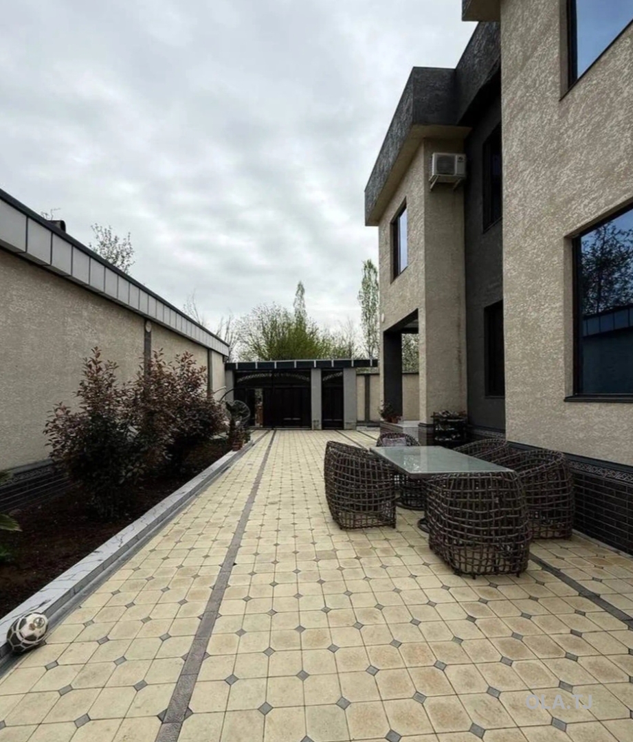 6 комнатная квартира, 2 этаж, 260 м²