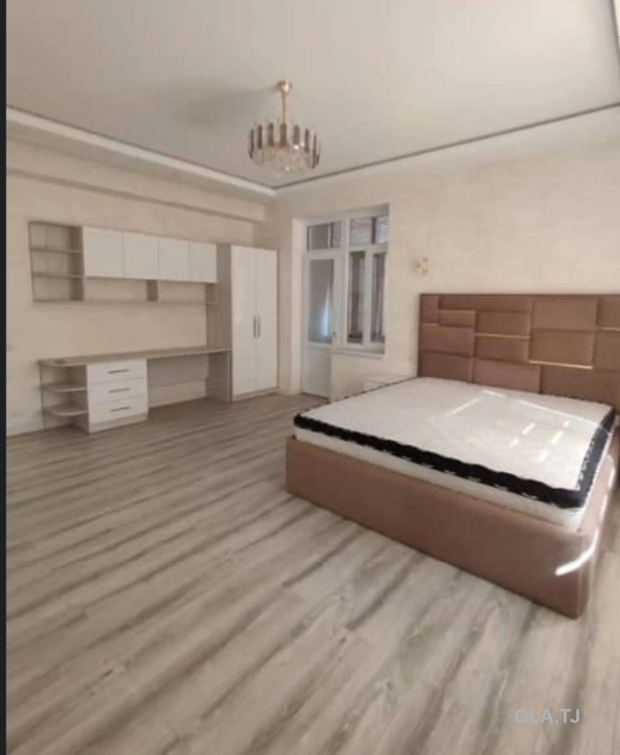 3 комнатная квартира, 3 этаж, 117 м²