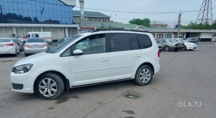 Volkswagen Touran,  2012