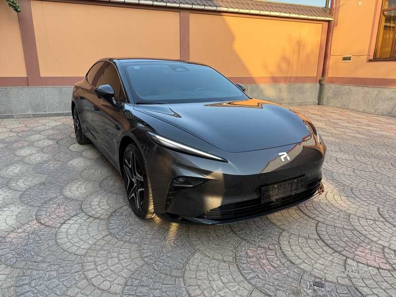 Rising Auto R7, 2024