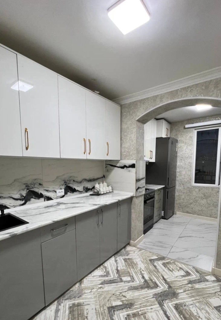 5 комнатная квартира, 5 этаж, 80 м²