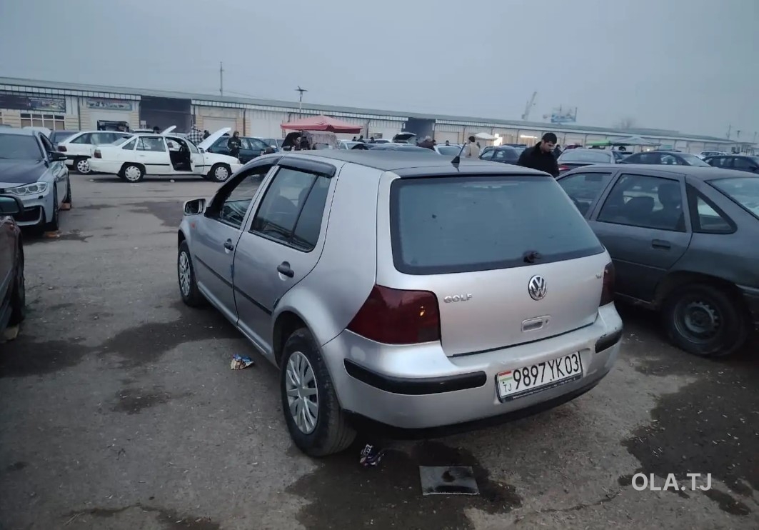 Volkswagen Golf,  1999