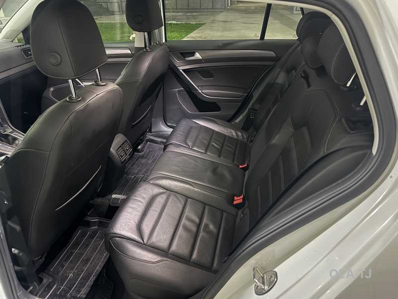 Volkswagen Golf,  2019