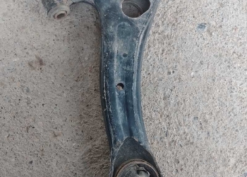 Рычаг от Toyota Fielder