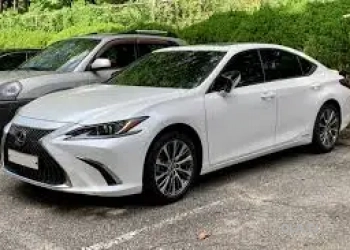 Lexus ES,  2020