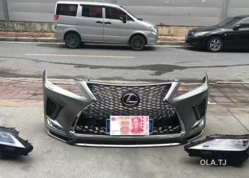 Бампер и фары Lexus RX год 2020