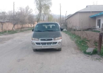Микроавтобус Hyundai Starex, 2000