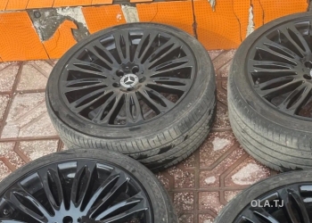 Колесный диск Mercedes-Maybach с шиной Kumho