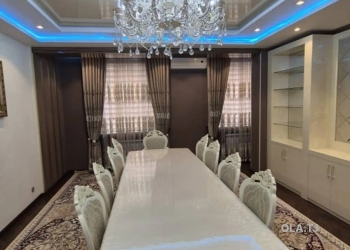 6 комнатная квартира, 4 этаж, 300 м²