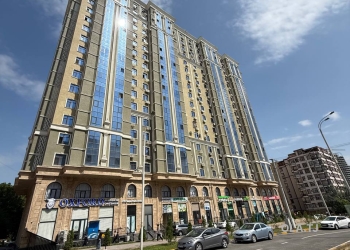 4 комнатная квартира, 15, 84 м²
