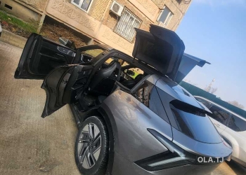 HiPhi X, 2024