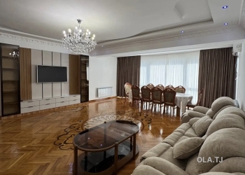 3 комнатная квартира, 10 этаж, 135 м²