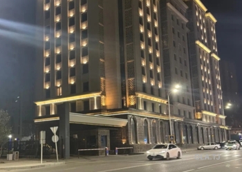 4 комнатная квартира, 8, 184 м²