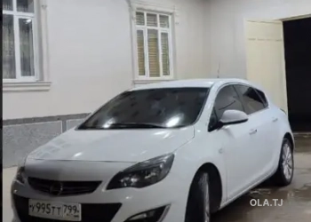 Opel Astra J,  2013