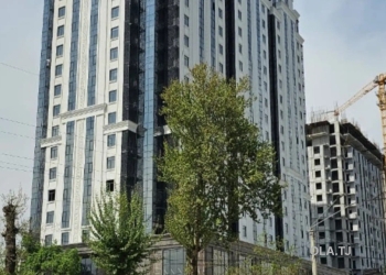 4 комнатная квартира, 18, 200 м²