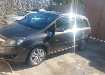 Opel Zafira,  2010