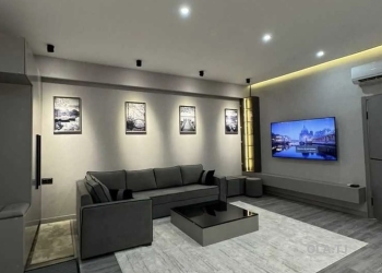2 комнатная квартира, 8 этаж, 80 м²