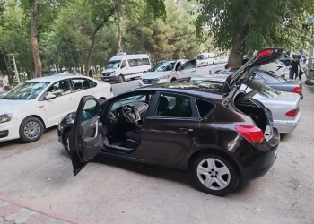 Opel Astra J,  2011