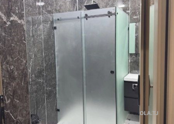 Стеклянная душевая кабина на заказ