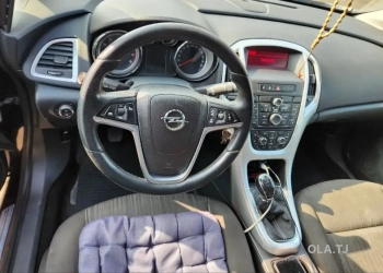 Opel Astra J,  2010