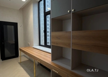 4 комнатная квартира, 7, 140 м²
