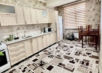 3 комнатная квартира, 4 этаж, 135 м²
