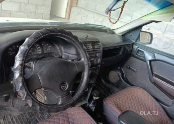 Opel Vectra A,  1991