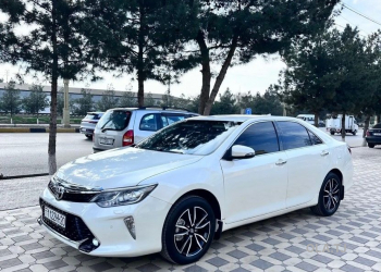 Toyota Camry,  2017