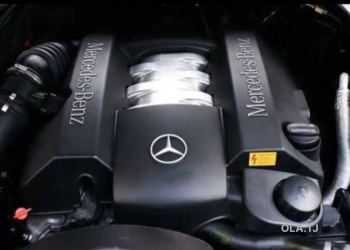 Крышка двигателя от Mercedes Benz