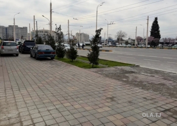 Магозаи фурушии дар рохи калони мошингард н.Сино к. Рахмон набиев Ориентир: болницаи глазной 1этаж -245квадрат 2этаж -245квадрат Цокольный этаж - 154квадрат Цокольный этаж Этиреза дорад Хамаг
