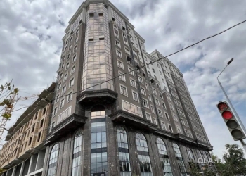 3 комнатная квартира, 8 этаж, 108 м²