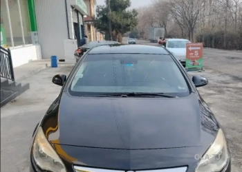 Opel Astra J,  2010