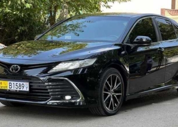 Лобовое стекло Toyota Camry 6