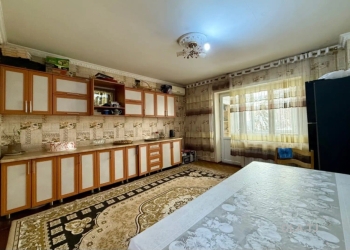 5 комнатная квартира, 2 этаж, 133 м²