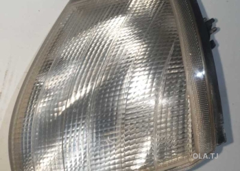 Поворотник от Mercedes-Benz W202