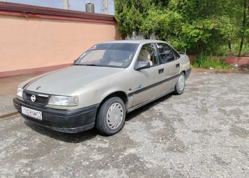 Opel Vectra A,  1990