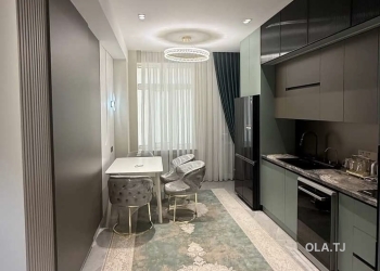 3 комнатная квартира, 3 этаж, 156 м²