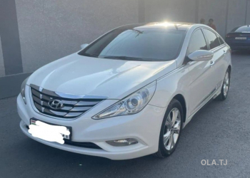 Hyundai Sonata,  2010