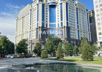 Офис в аренду, В административном здании, 144 м²