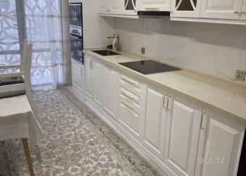 5 комнатная квартира, 4 этаж, 220 м²
