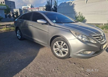 Hyundai Sonata,  2010