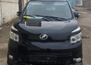 Toyota Voxy,  2008