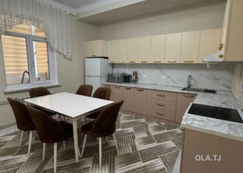 4 комнатная квартира, 3 этаж, 195 м²