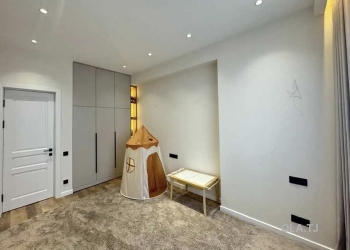 3 комнатная квартира, 13 этаж, 108 м²