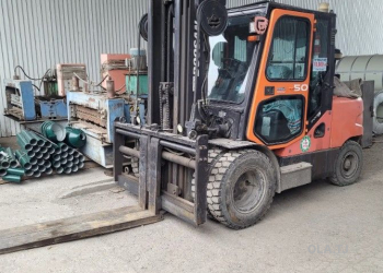 Вилочный погрузчик